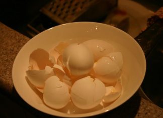 Ljuske od jaja ne bacajte: Pomiješajte ih sa sirćetom i dobit ćete čudo za kuću Ljuske od jaja ne bacajte: Pomiješajte ih sa sirćetom i dobit ćete čudo za kuću - featured image